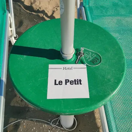 Le Petit Hotell 3*