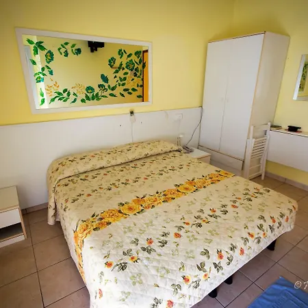 Le Petit Hotel