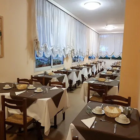 Le Petit Hotell 3*