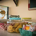 Le Petit Hotel